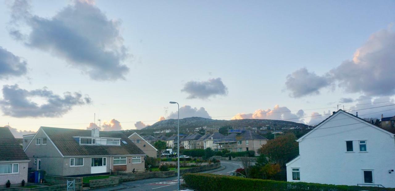 Cae Glas Apartments Holyhead Exterior foto